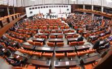AKP'LI VEKİLDEN MERAL AKŞENER'E SAYGISIZLIK