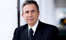 ANKARA'DA MANSUR YAVAŞ VE EKİBİNE SOPALI SALDIRI