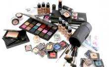 ''GÜNEŞLİ ORTAMLARDA MAKYAJ MALZEMELERİNİ DAHA AZ KULLANIN''