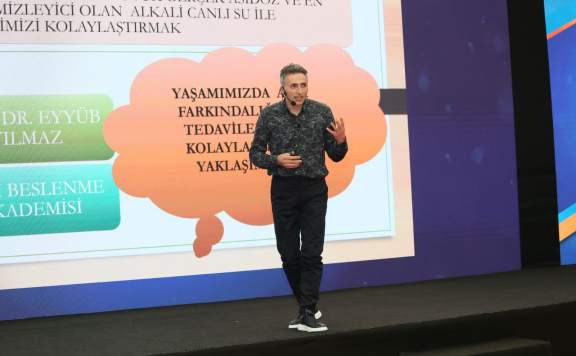 Tıbbi Beslenme Uzmanı Dr. Eyyüb Yılmaz: ''Yaşlılar Hastalar ve Özellikle Şeker Hastaları Oruç Tutabilir''