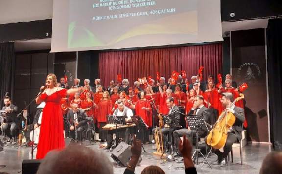 Antalya Çağdaş Türk Müziği Topluluğu’ndan Büyüleyen Konser