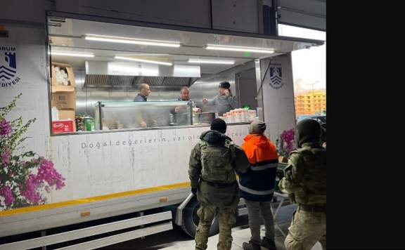 Deprem Bölgesinde Sıcak Yemek